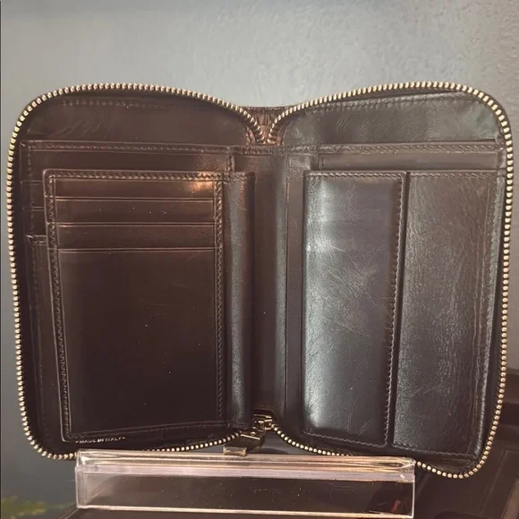 Ferragamo Black Leather Wallet - Picture 8 of 10